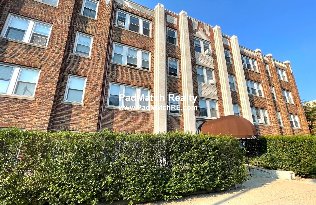 Primary Photo - 2045 Commonwealth Ave