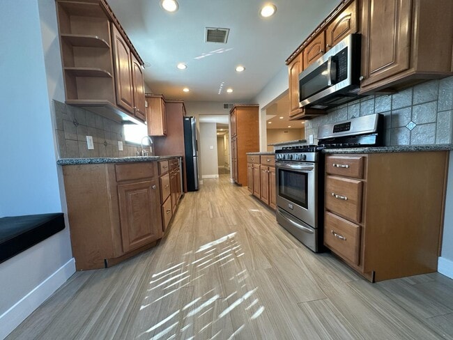 Building Photo - 5741 Larryan Dr