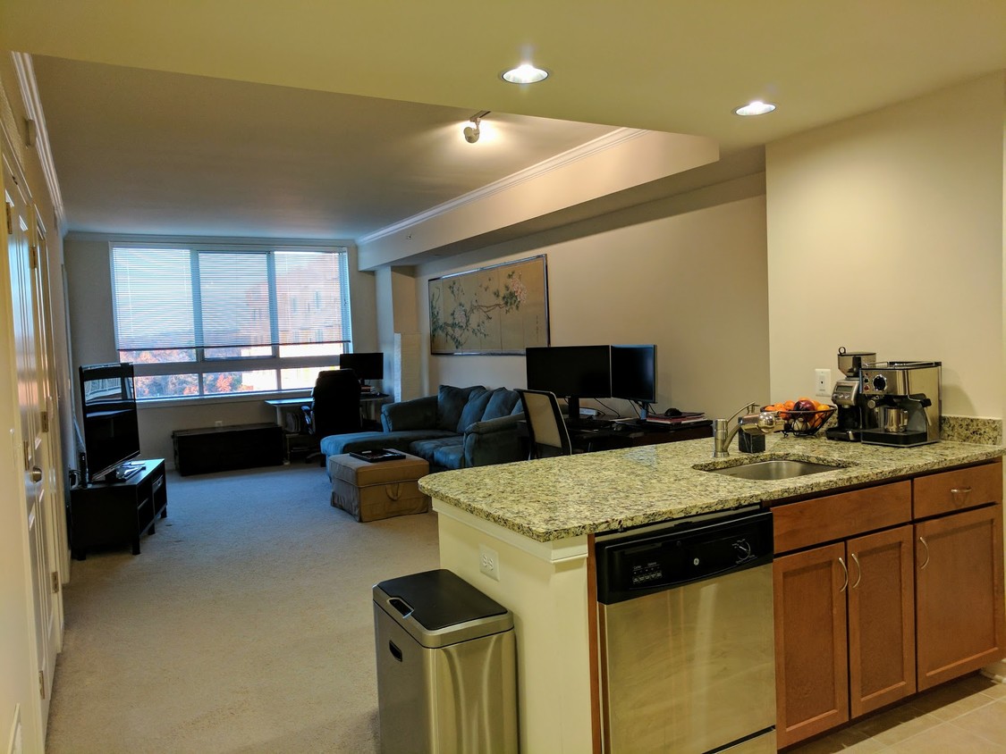 Primary Photo - 2700 Dorr Ave