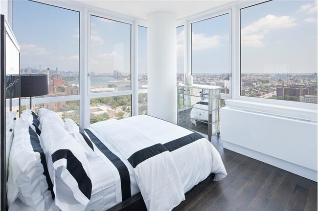 Foto del edificio - 301 E 75th St
