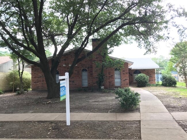 Building Photo - 446 Thistle Dr