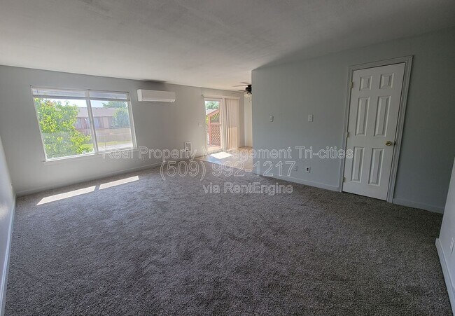 Foto del edificio - 3121 W Hood Ave