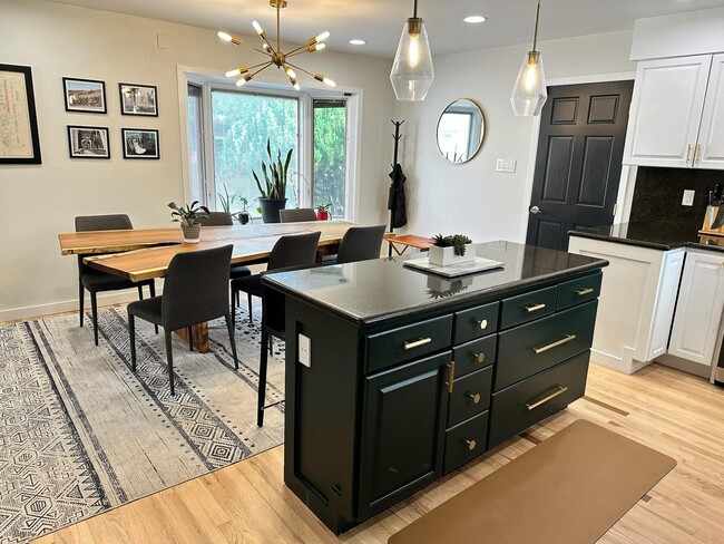 Building Photo - Beautiful 5 Bedroom Ranch in Virginia Vale