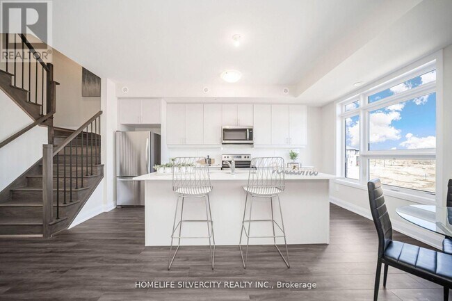 Photo du bâtiment - 1577 Rose Way