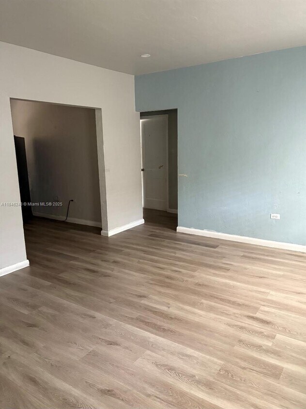 Foto principal - 960 SW 7th St
