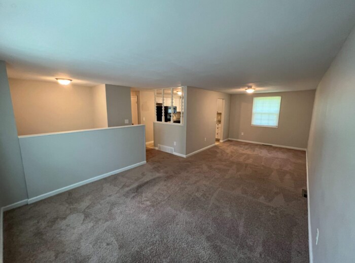 Foto del edificio - NOW AVAILABLE!  - 4120 Mesa Ln, Liverpool ...
