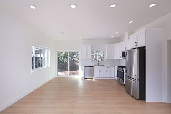 Foto del edificio - 621 W Glenoaks Blvd