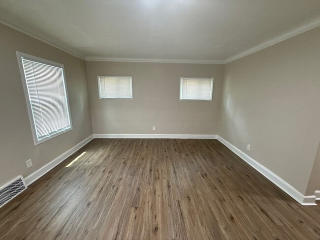 Foto del edificio - Fully Renovated 3-Bedroom Home – Move-In Ready for You!