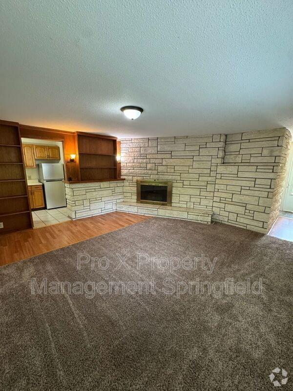 Building Photo - 2533 E Cherry St