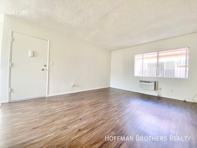 Building Photo - 15525 Nordhoff St