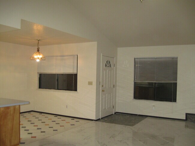 Foto del edificio - 1536 Bridge St