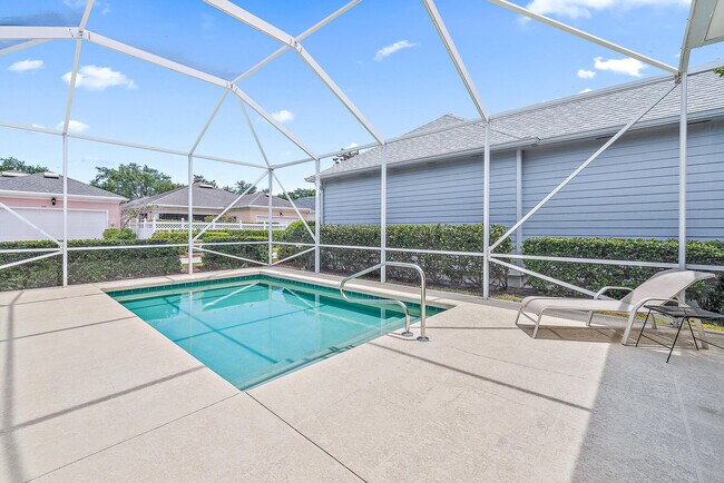 Foto del edificio - 242 Poinciana Dr