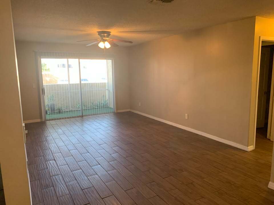 Foto principal - 610 Kenwick Cir