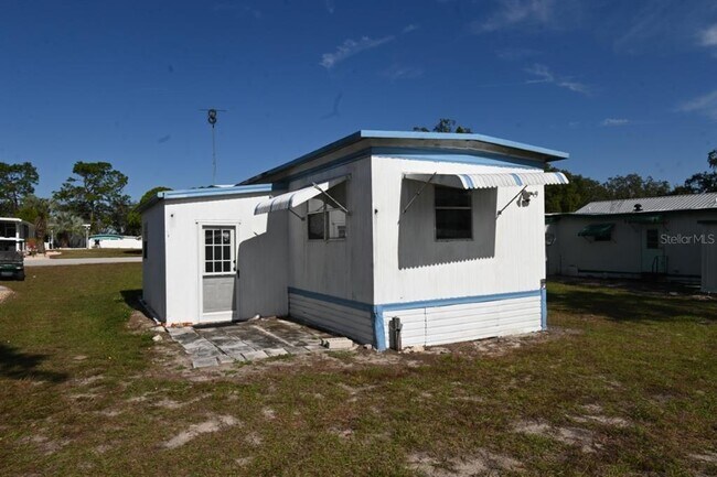 Foto del edificio - 34898 Fraser St