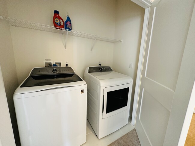 in unit washer & dryer - 201 Park Ln