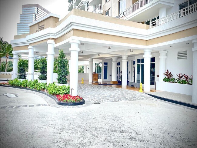 Foto del edificio - 801 Brickell Key Blvd