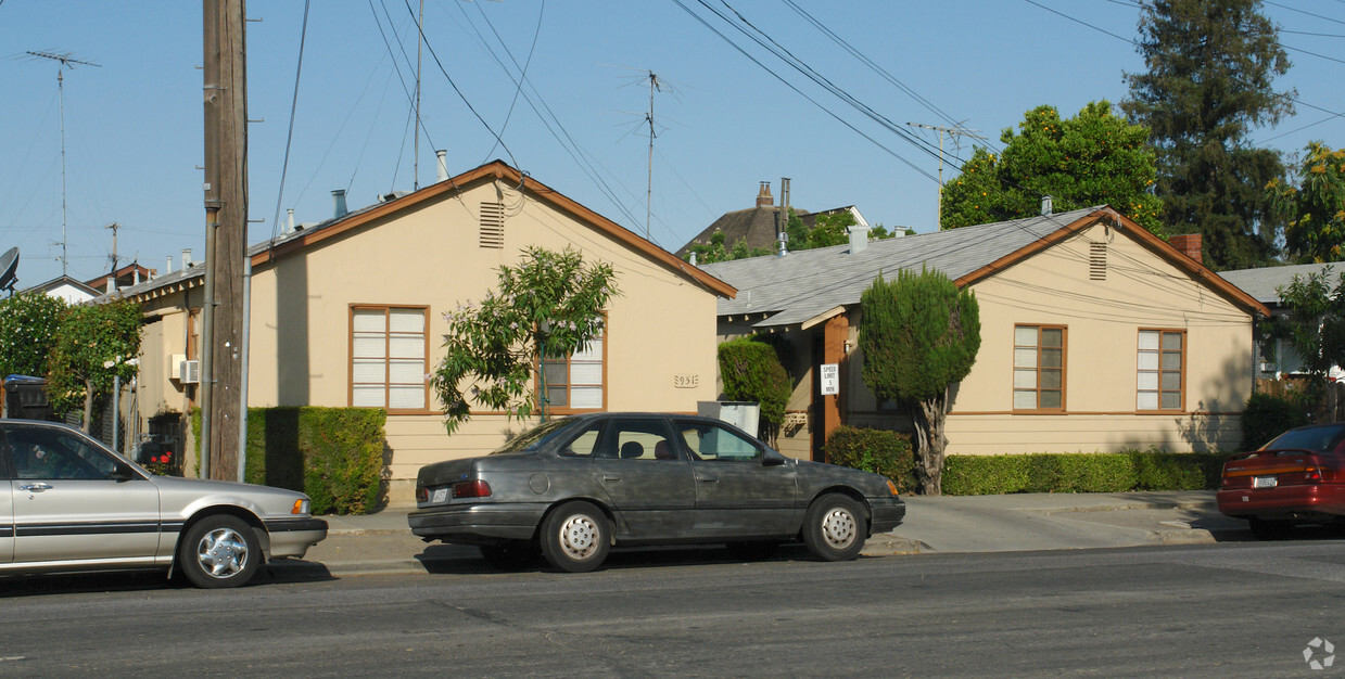 Primary Photo - 949-951 S 3rd St