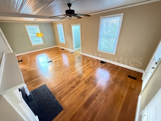 Building Photo - 1BR/1BA Charming Home w/ Bonus Room Off Polo Rd, Near WFU!