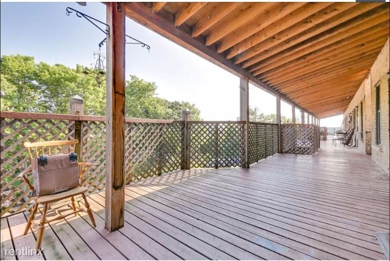 Foto principal - 330 E 18th St