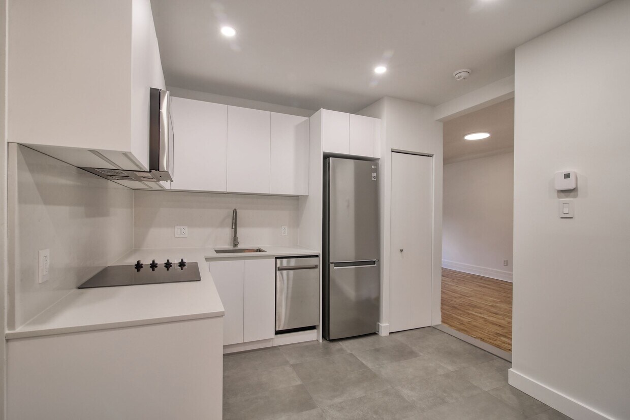68856891 Sherbrooke west Apartment for Rent in Montréal, QC
