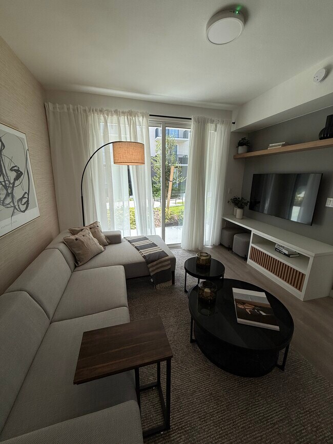 Foto del edificio - 320 NW 157th St