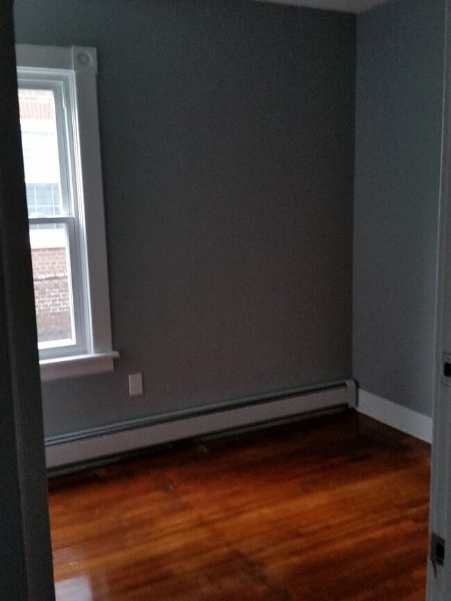 Building Photo - 662 State St