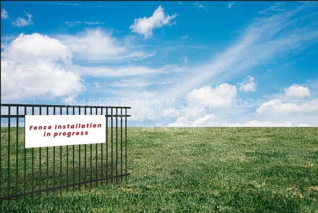 Building Photo - 2133 Riverbend Ave