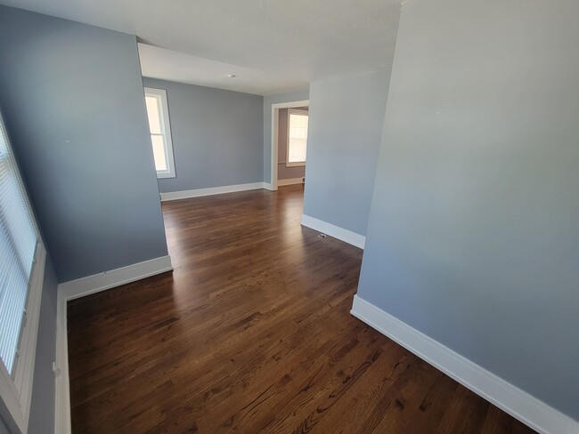 Building Photo - 2310 N 75th Ave