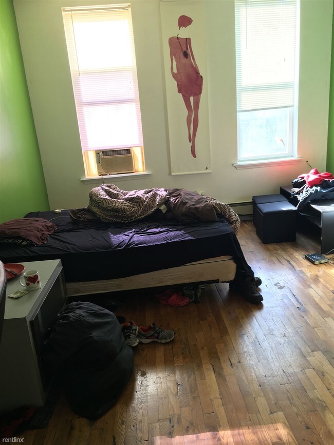 Foto del edificio - 687 Park Ave