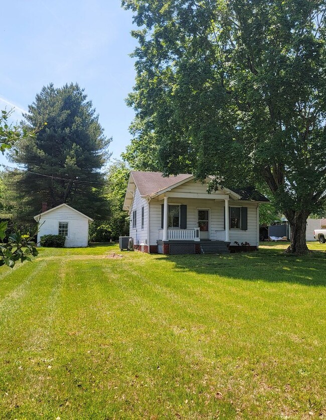 Foto del edificio - Charming 2-Bedroom Cottage for Rent in Han...