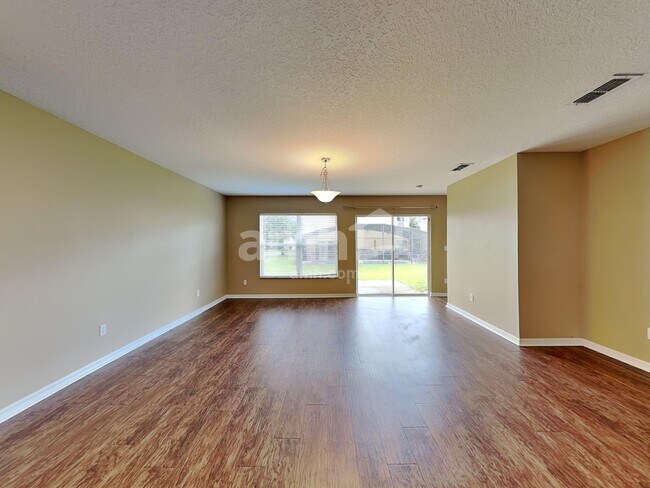 Foto del edificio - 15601 Sarcee Ct