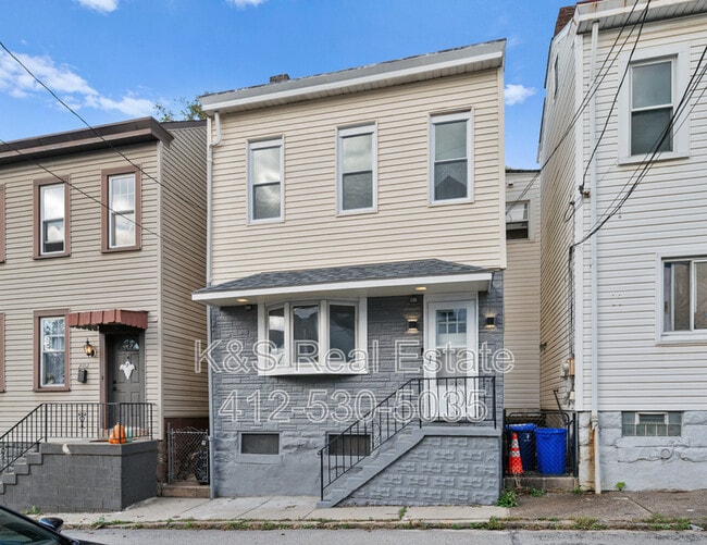 Photo - 2104 Straubs Ln House