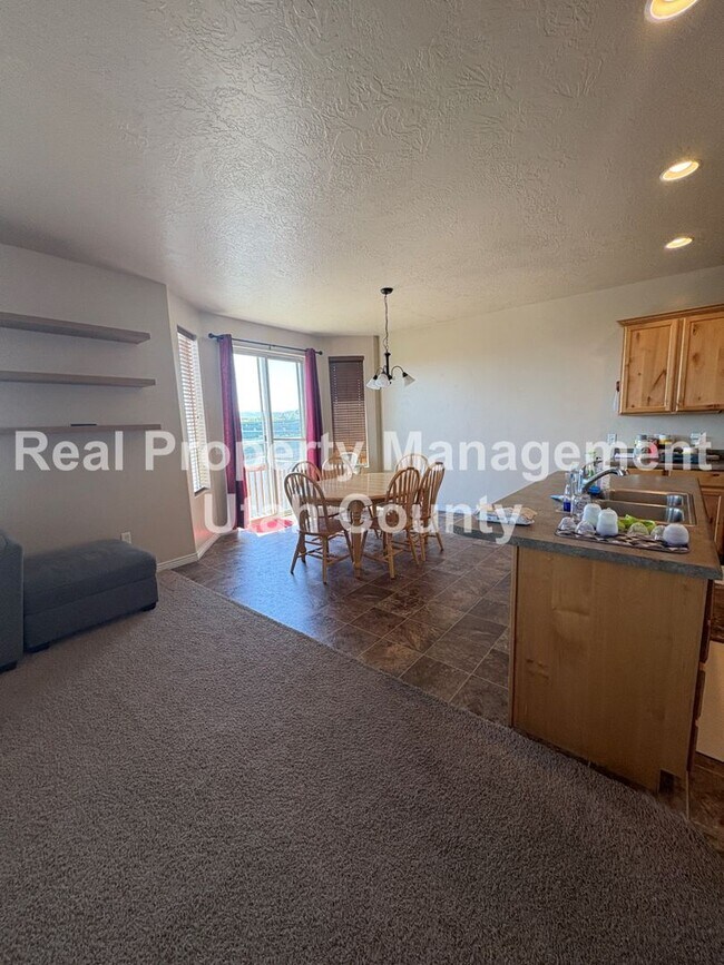 Foto del edificio - Townhome in Saratoga Springs