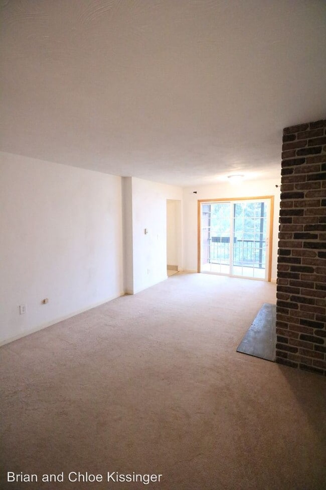 Building Photo - 708 Torrey Ln