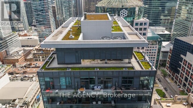 Photo du bâtiment - 8-3308 Mercer St
