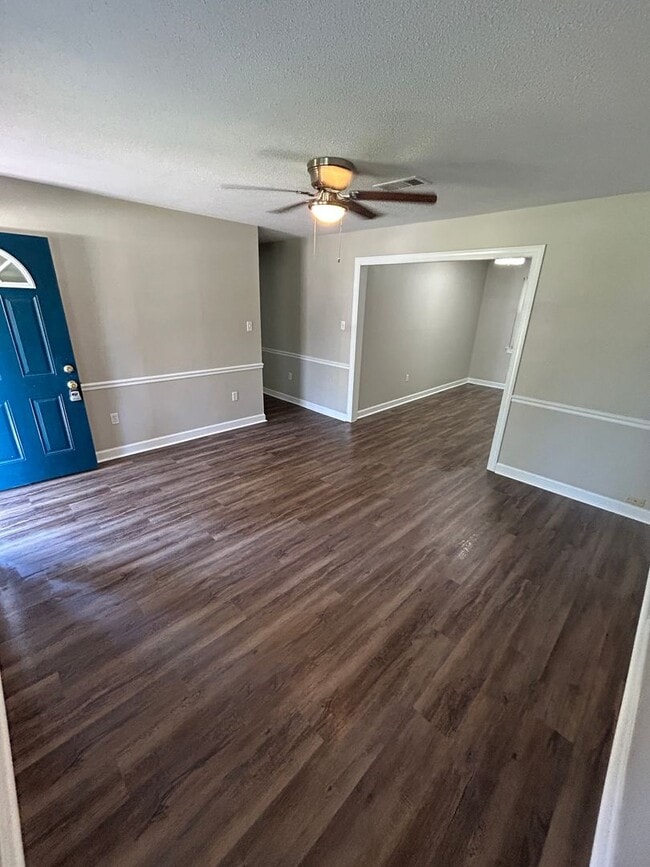 Foto del edificio - 4 bedroom/1.5 bathroom in Savannah, GA
