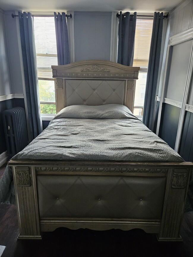 Building Photo - 693 Macdonough St