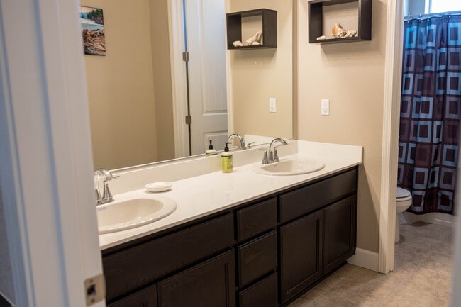 Foto del edificio - 617 Copper Ridge Way