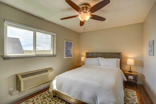 Foto del edificio - 407 S 94th Pl