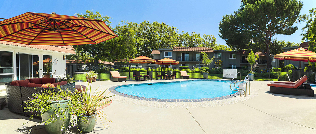 Primary Photo - 2451 Santa Rita Rd