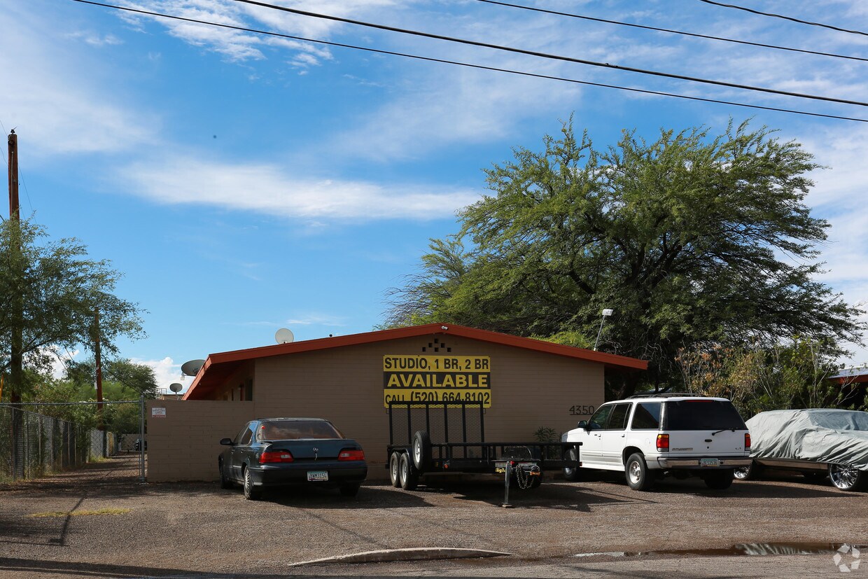 Foto del edificio - 4350 E Fairmount St
