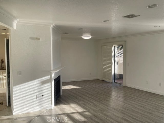 Building Photo - 1830 N Vineyard Ave