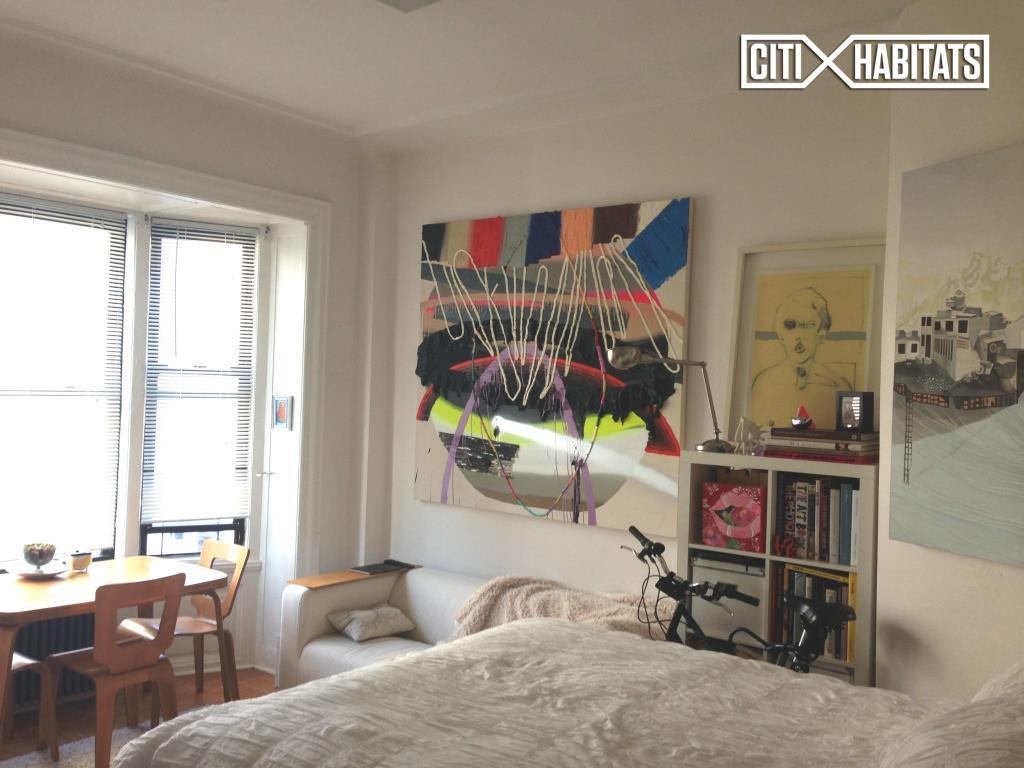 Foto principal - 140 W 69th St