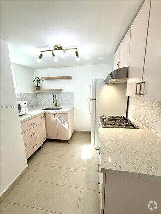 Building Photo - 10270 SW 167th Terrace