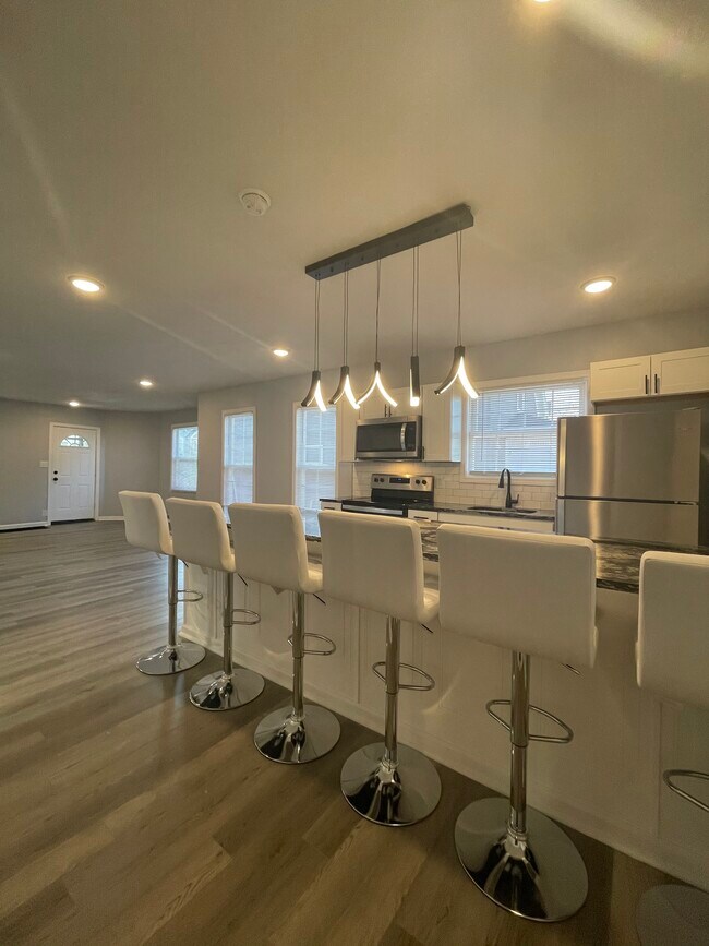 Photo - 233 Lamont Ave Apartments