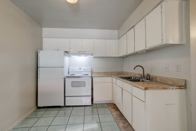 Foto del edificio - 7850 E Glenrosa Avenue