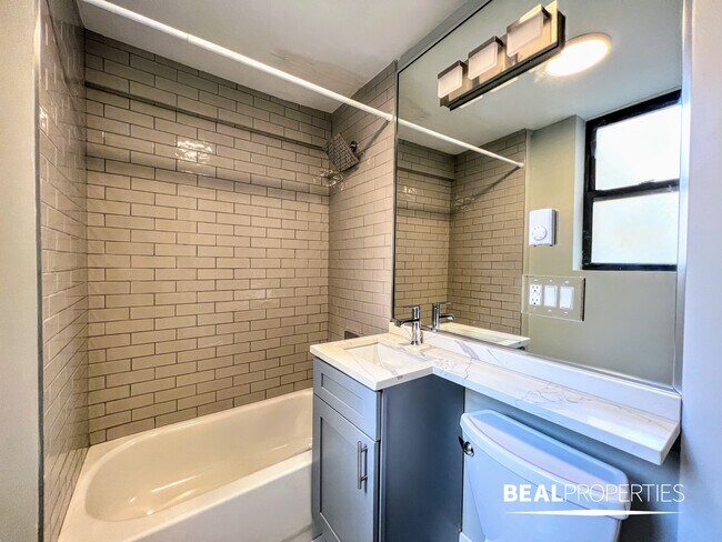 Foto del edificio - 505 W Belmont Ave