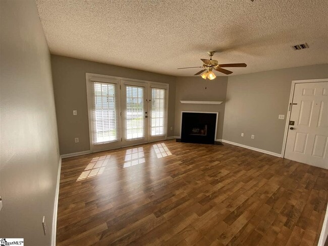 Building Photo - 202 Pelham Square Way
