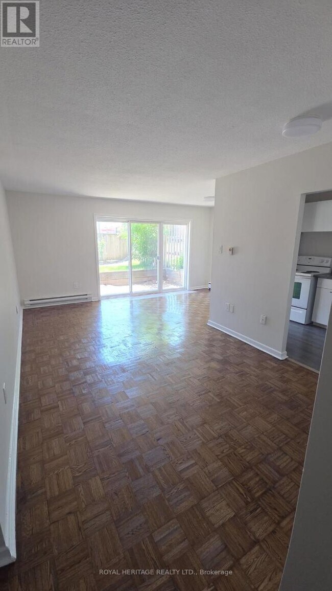 Photo du bâtiment - 945 Simcoe St N