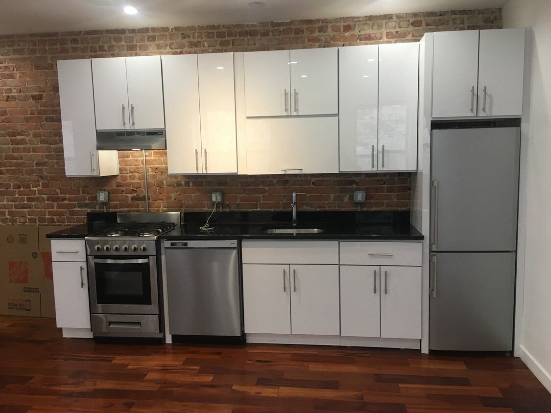 Kitchen - 3 Quincy St